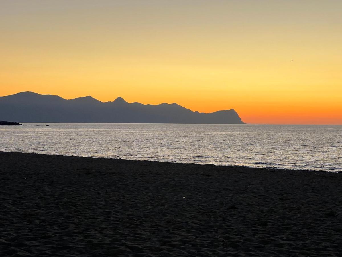 Casa Vacanze Il Girasole Balestrate Exterior foto
